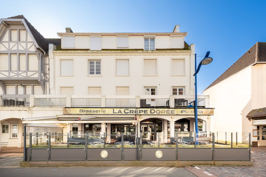 devanture restaurant brasserie la Crêpe Dorée